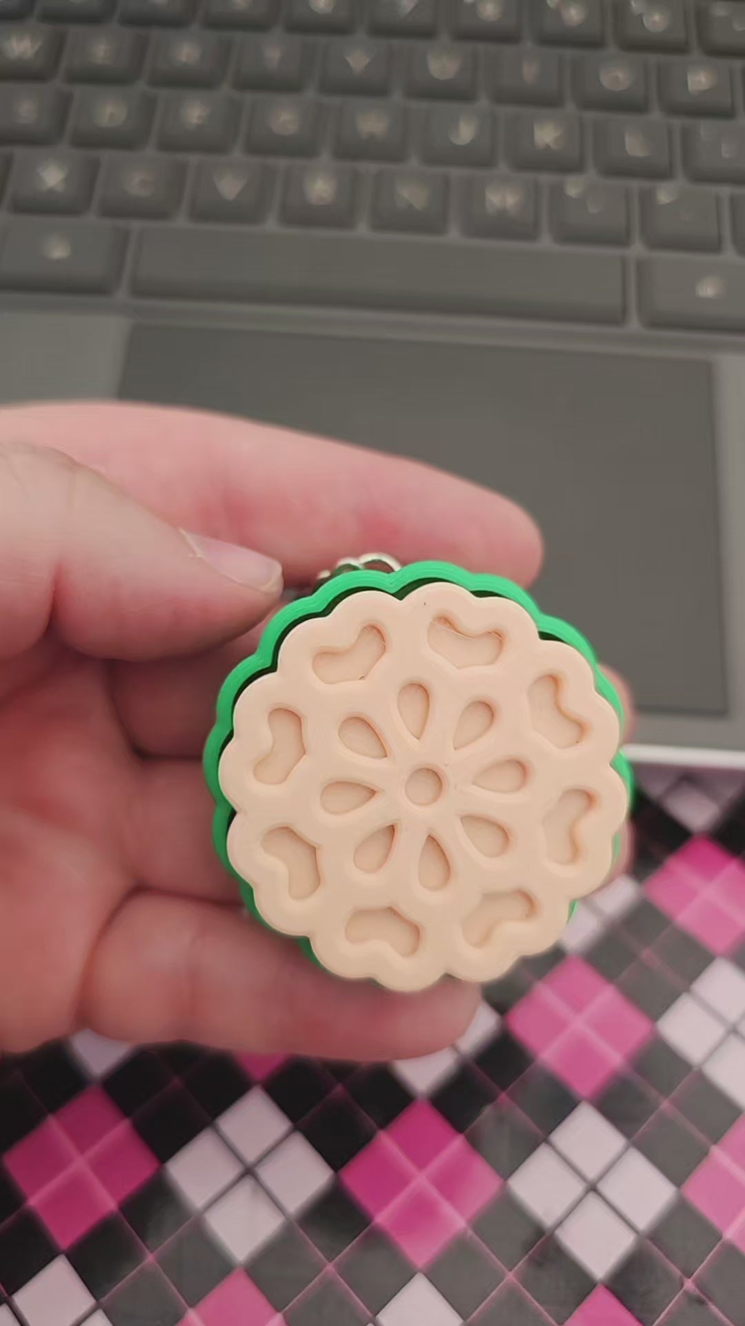 Medium size muñuelos clicker